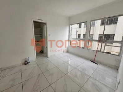 Sala Comercial à venda, 38m² no Centro, Santos
