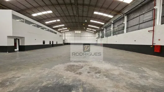 Galpão/Depósito/Armazém para alugar, 1800m² no Serraria, Diadema
