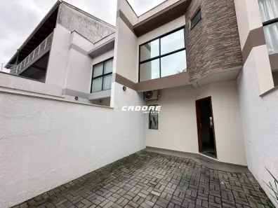 Sobrado com 2 Quartos para alugar, 100m² no Água Verde, Blumenau