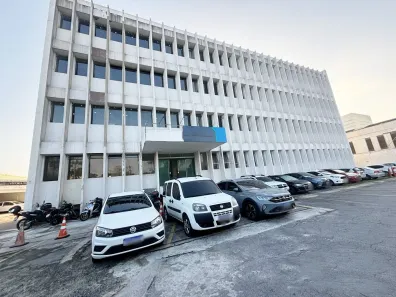 Prédio Comercial para alugar, 10000m² no Jurubatuba, São Paulo