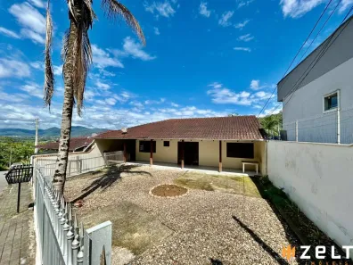 Casa com 3 Quartos para alugar, 300m² no Badenfurt, Blumenau