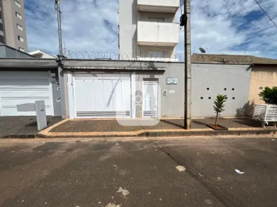 Apartamento com 2 Quartos para alugar, 66m² no Novo Mundo, Uberlândia