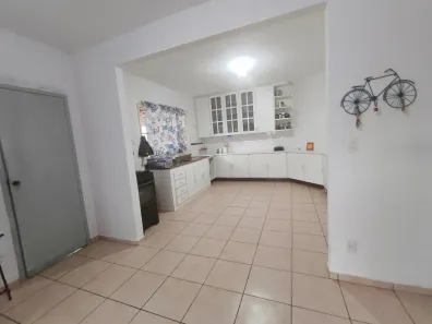 Casa com 5 Quartos à venda, 270m² no Centro (Santa Isabel do Rio Preto), Valença
