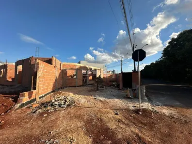 Casa com 2 Quartos à venda, 55m² no Jardim Montecatini, Londrina