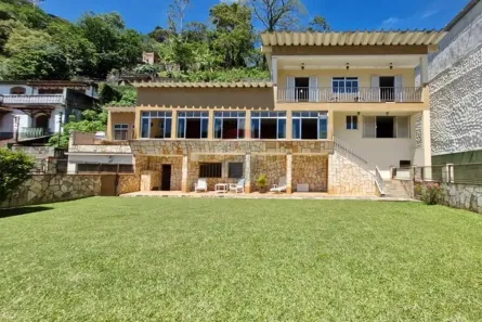 Casa com 4 Quartos à venda, 360m² no Vila Militar, Petrópolis