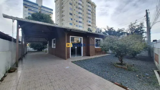 Casa com 2 Quartos para alugar, 73m² no Centro, Navegantes