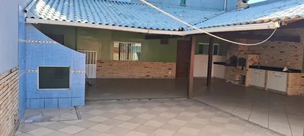 Casa com 3 Quartos para alugar, 240m² no Sol e Mar, Macaé