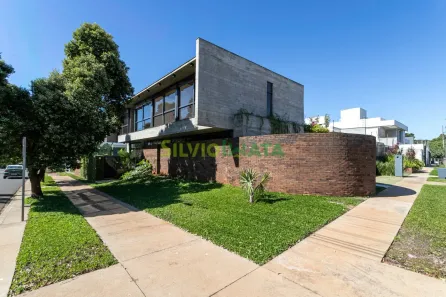 Sobrado com 8 Quartos à venda, 361m² no Jardim Cidade Monções, Maringá