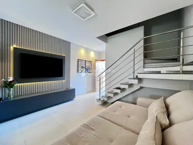Casa com 3 Quartos à venda, 109m² no Espinheiros, Joinville
