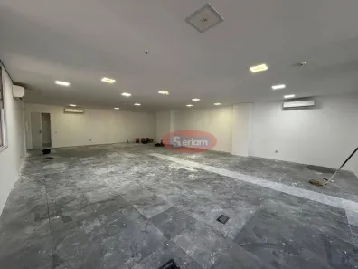 Sala Comercial para alugar, 127m² no Gonzaga, Santos