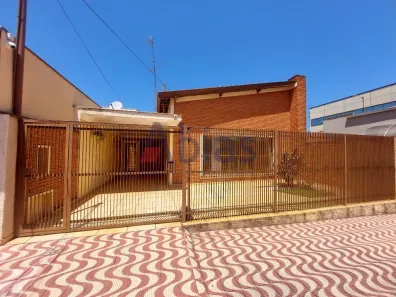 Casa com 3 Quartos para alugar, 185m² no Jardim São Carlos, São Carlos