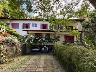 Casa de Condomínio com 5 Quartos à venda, 381m² no Piratininga, Niterói