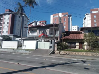 Casa com 4 Quartos à venda, 240m² no Floresta, Joinville
