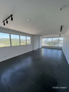 Sala Comercial para alugar, 42m² no Pioneiros, Balneário Camboriú