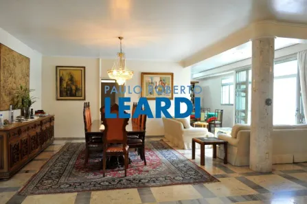 Sobrado com 5 Quartos à venda, 650m² no Alto de Pinheiros, São Paulo
