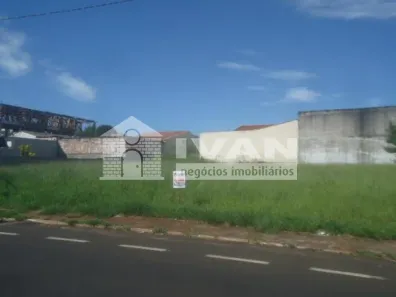 Lote/Terreno para alugar, 360m² no Segismundo Pereira, Uberlândia