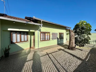 Casa com 3 Quartos à venda, 143m² no Boehmerwald, Joinville