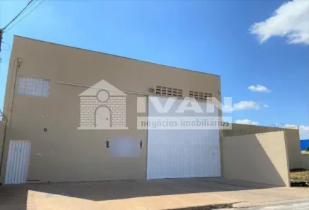 Galpão/Depósito/Armazém à venda, 800m² no Novo Mundo, Uberlândia