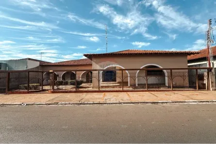 Casa com 5 Quartos à venda, 920m² no Centro, Promissão