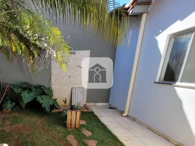 Casa com 3 Quartos à venda, 200m² no Laranjeiras, Uberlândia