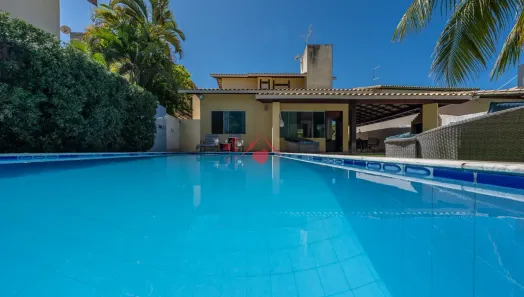 Casa de Condomínio com 5 Quartos para alugar, 550m² no Guarajuba (Monte Gordo), Camaçari