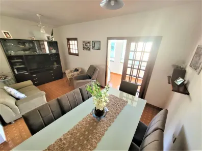 Casa com 3 Quartos à venda, 233m² no Vila Galvão, Jundiaí
