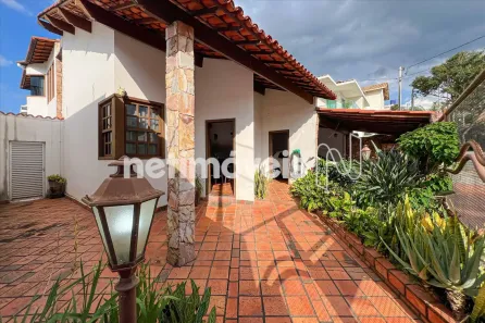 Casa com 5 Quartos à venda, 370m² no Castelo, Belo Horizonte