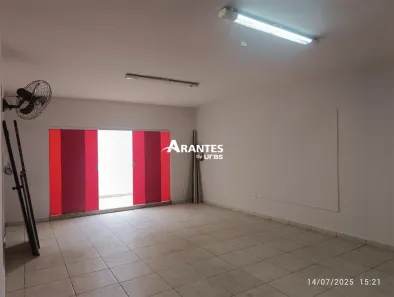 Casa com 4 Quartos à venda, 195m² no Presidente Roosevelt, Uberlândia