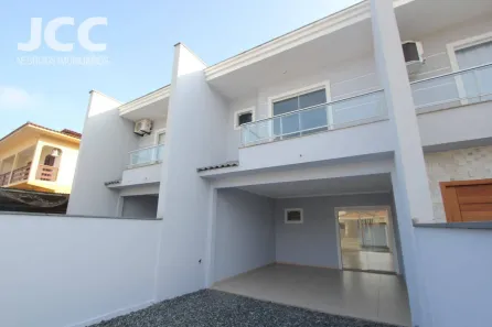 Sobrado com 3 Quartos para alugar, 103m² no Iririú, Joinville