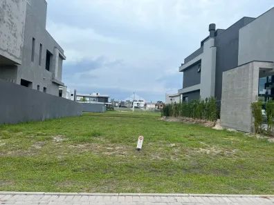 Lote/Terreno à venda, 300m² no XANGRI-LÁ, Xangri-lá