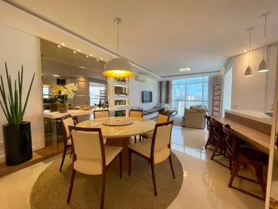 Apartamento com 3 Quartos para alugar, 120m² no Centro, Balneário Camboriú