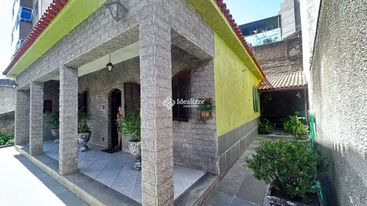 Casa com 2 Quartos à venda, 114m² no Jardim Amália, Volta Redonda