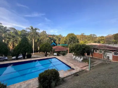 Fazenda/Sítio com 3 Quartos à venda, 230m² no Água das Flores, Jundiaí