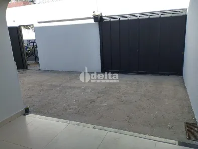 Casa com 4 Quartos à venda, 200m² no Santa Mônica, Uberlândia