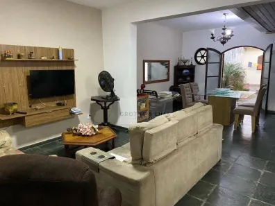 Sobrado com 4 Quartos à venda, 215m² no Centro, Lorena