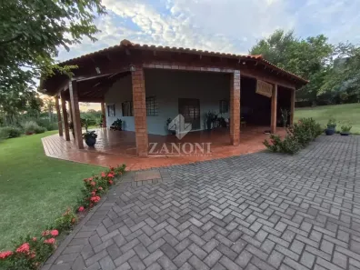 Fazenda/Sítio com 3 Quartos à venda, 230m² no Gleba Ribeirão Sarandi, Maringá