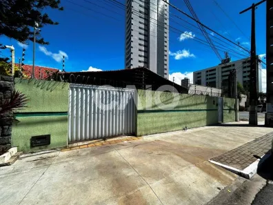 Casa com 3 Quartos à venda, 243m² no Lagoa Nova, Natal