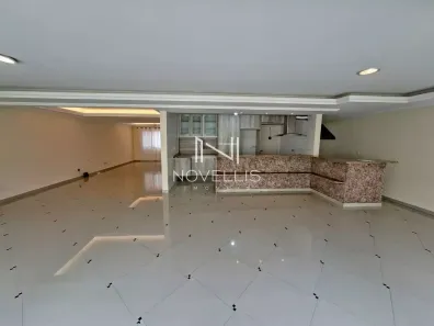Sobrado com 4 Quartos para alugar, 210m² no Loteamento Villa Branca, Jacareí
