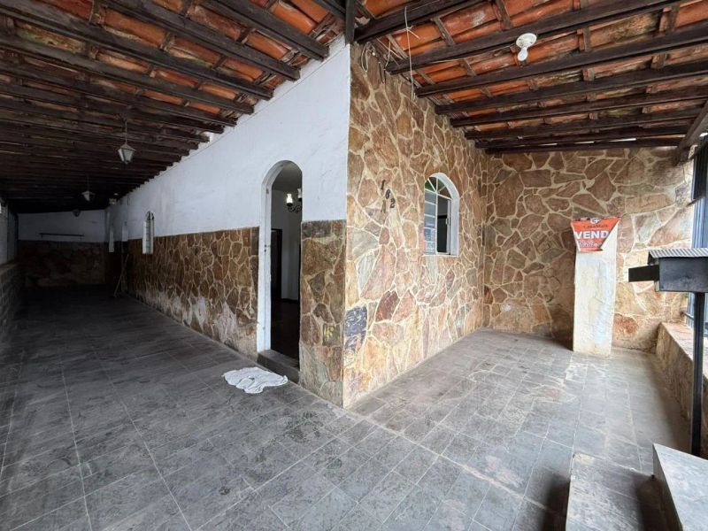 Casa com 3 quartos — Alto Caiçaras, Belo Horizonte