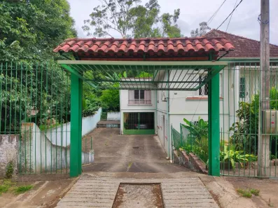 Casa com 4 Quartos à venda, 360m² no Teresópolis, Porto Alegre