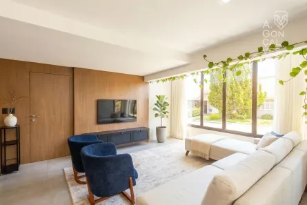 Casa de Condomínio com 3 Quartos para alugar, 280m² no Santa Felicidade, Curitiba