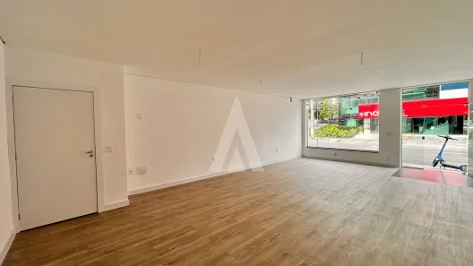 Ponto Comercial para alugar, 48m² no Atiradores, Joinville