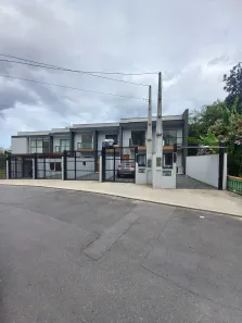 Sobrado com 2 Quartos à venda, 65m² no Anita Garibaldi, Joinville