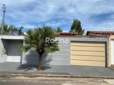 Casa com 3 Quartos para alugar, 157m² no Jardim Europa, Uberlândia