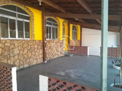 Casa com 2 Quartos para alugar, 120m² no Santos Dumont, Juiz de Fora