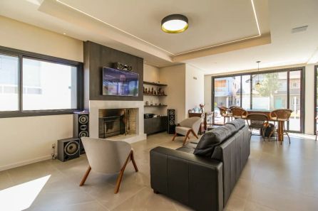 Casa com 3 Quartos à venda, 285m² no Laranjal, Pelotas
