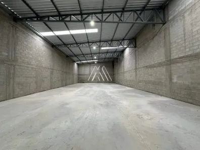 Galpão/Depósito/Armazém para alugar, 383m² no Conjunto Habitacional Jadir Marinho, Itaúna