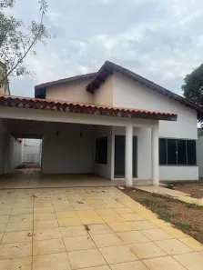 Casa com 3 Quartos para alugar, 126m² no Plano Diretor Sul, Palmas