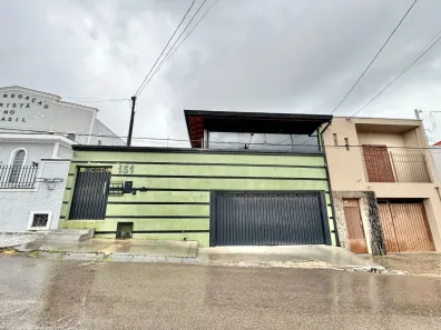 Casa com 3 Quartos à venda, 247m² no Vila Santana, Itapetininga