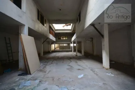 Galpão/Depósito/Armazém à venda, 700m² no Bonsucesso, Rio de Janeiro